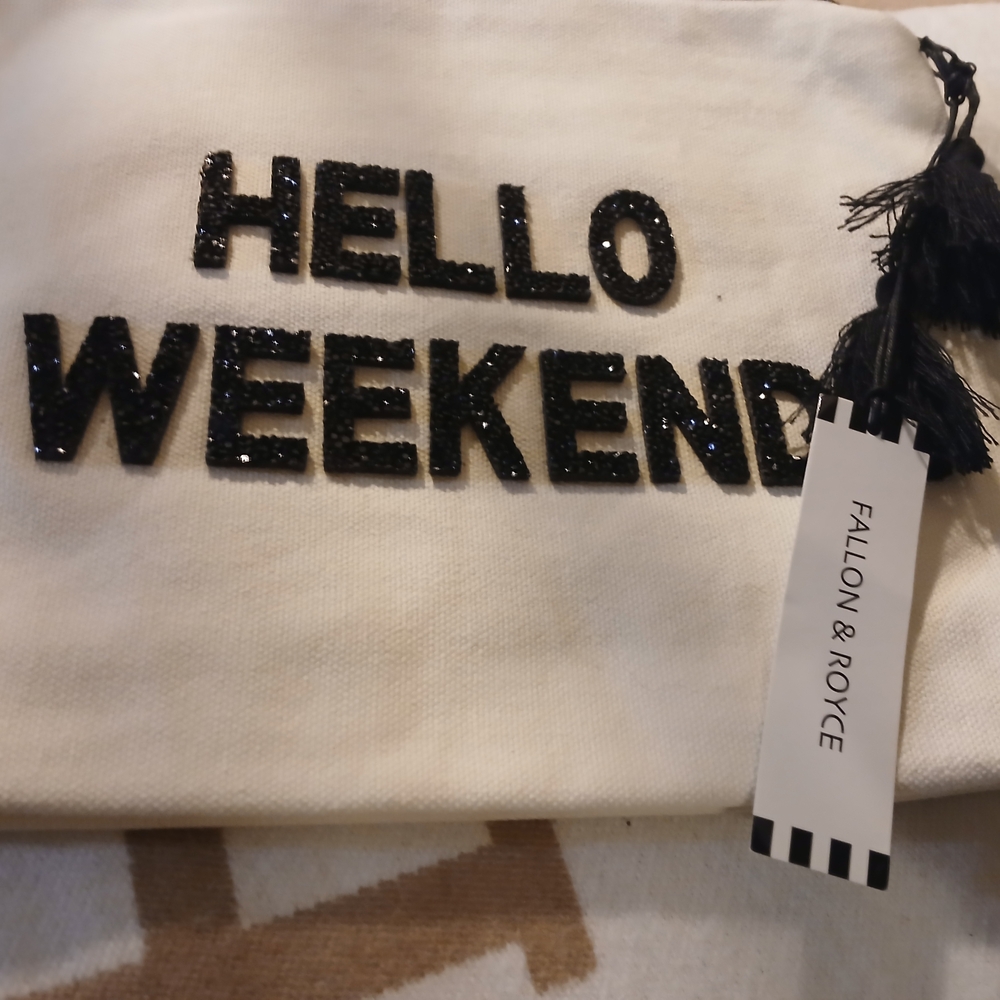Hello Weekend White Pouch - Picture 4 of 5
